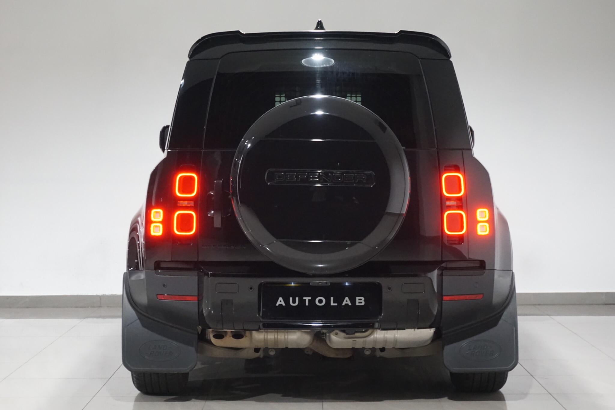 Land Rover Defender 110 3.0 D250 MHEV HSE Hard Top SUV Auto 4WD MWB Euro 6 (s/s) 5dr